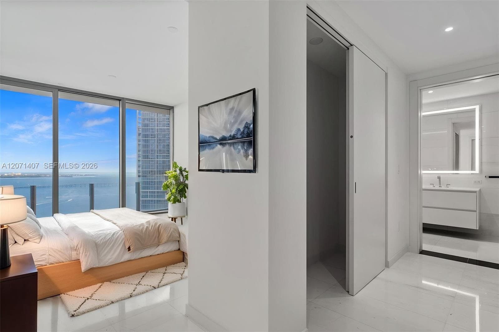 300 Biscayne Boulevard Way # 4303C, Miami FL 33131