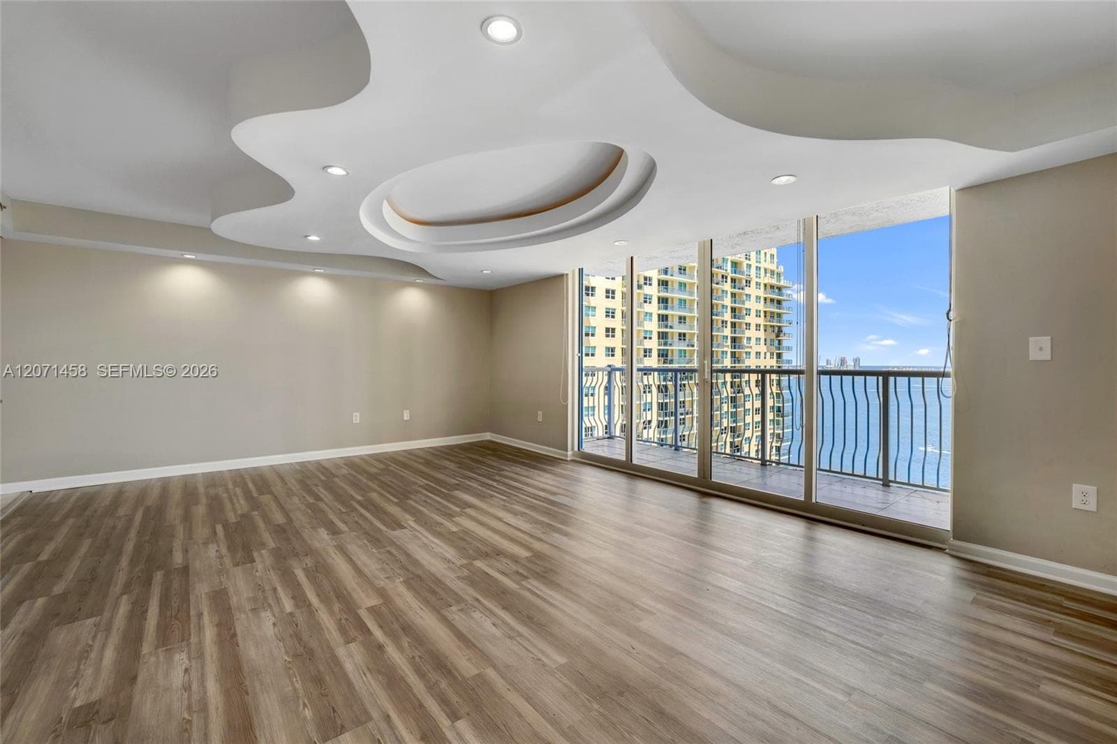 1200 Brickell Bay Dr # 3001, Miami FL 33131