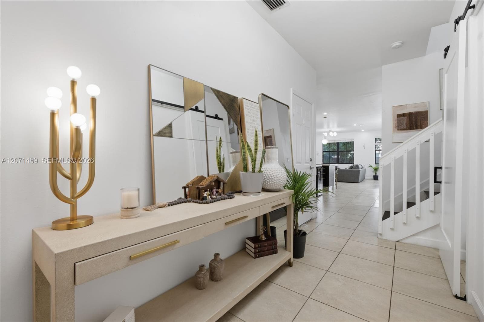7042 NW 103rd Path, Doral FL 33178