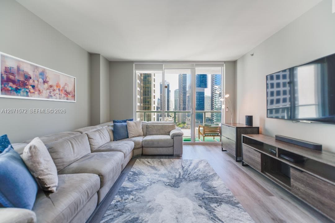 55 SE 6th St # 2110, Miami FL 33131