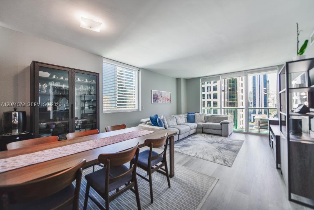 55 SE 6th St # 2110, Miami FL 33131