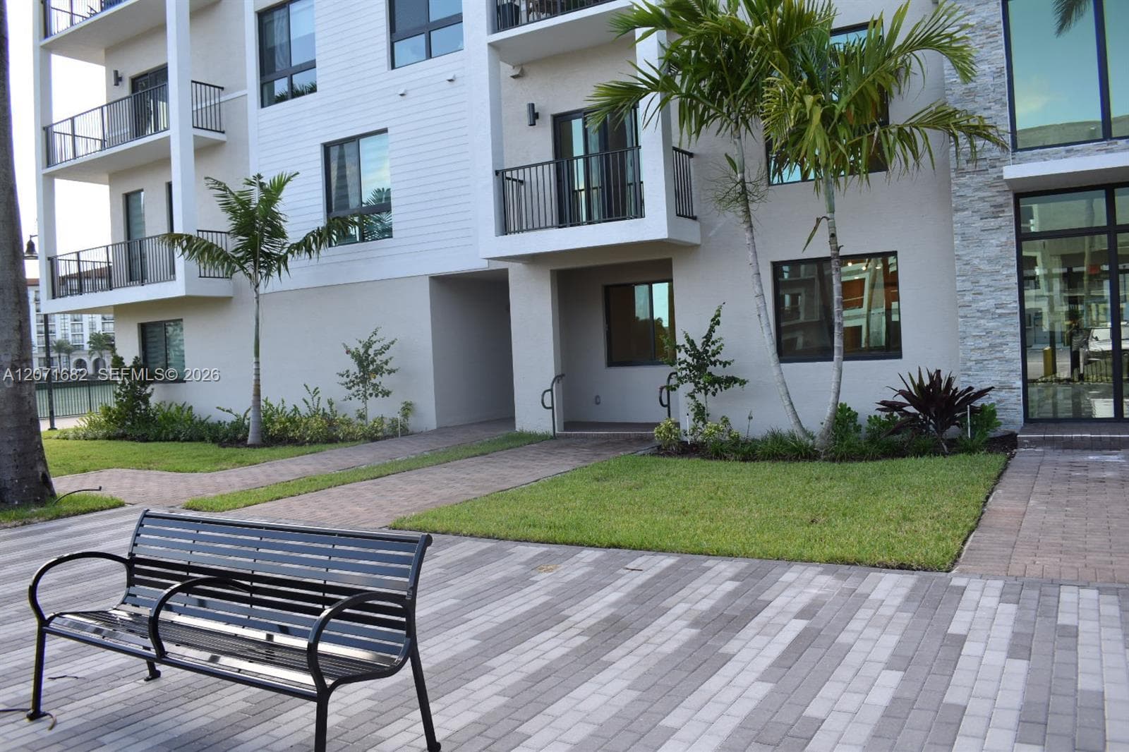 4640 NW 84 # 16, Doral FL 33166