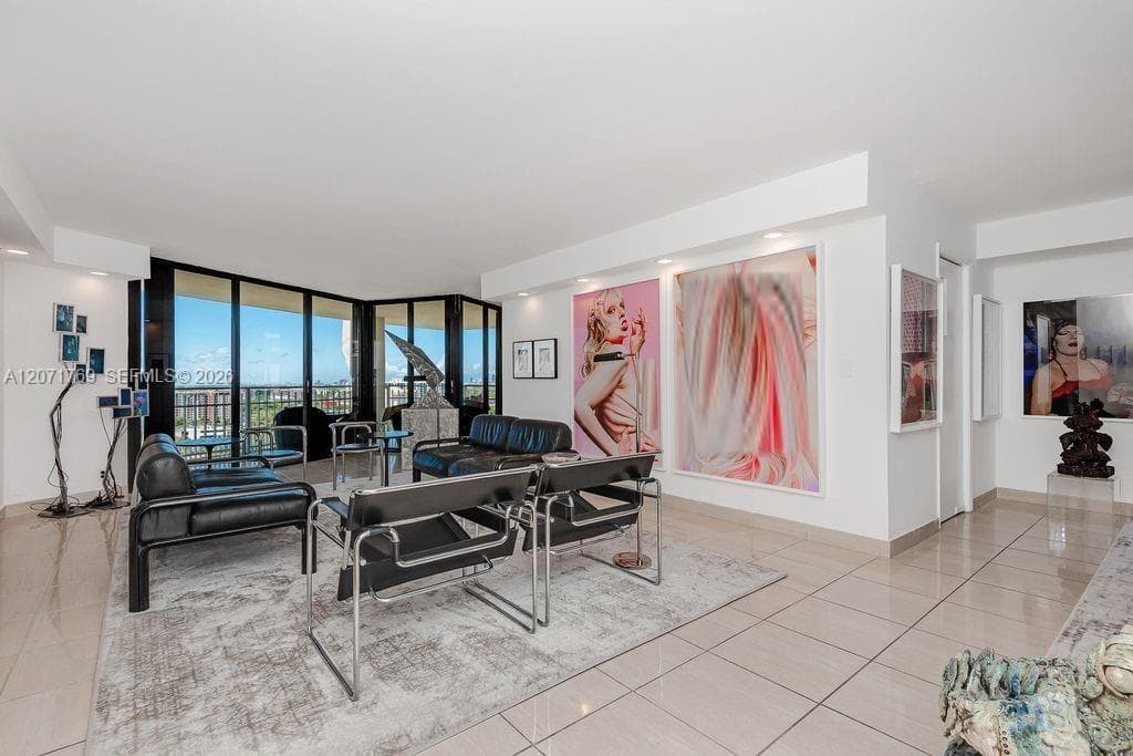 1000 QUAYSIDE TERRACE # 1901, Miami FL 33138