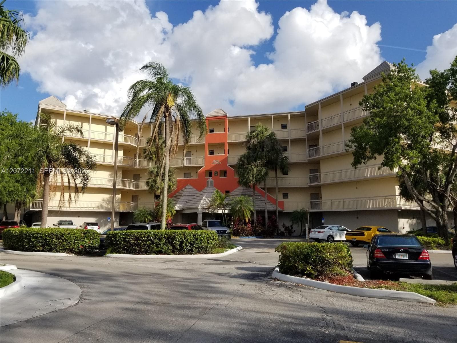 8290 Lake Dr # 440, Doral FL 33166