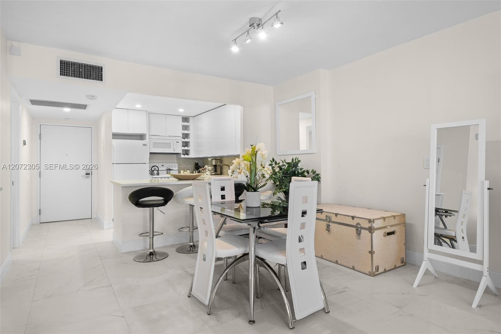 2301 Collins Ave # 1014, Miami Beach FL 33139