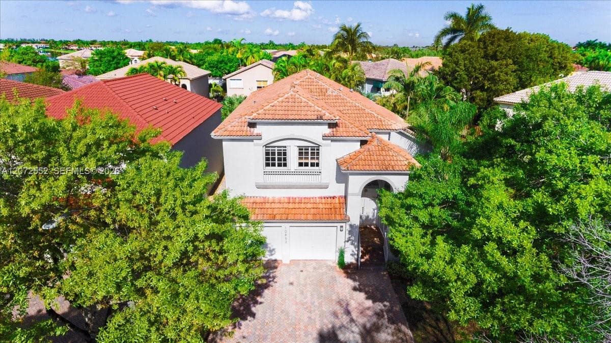10853 NW 71st St, Doral FL 33178