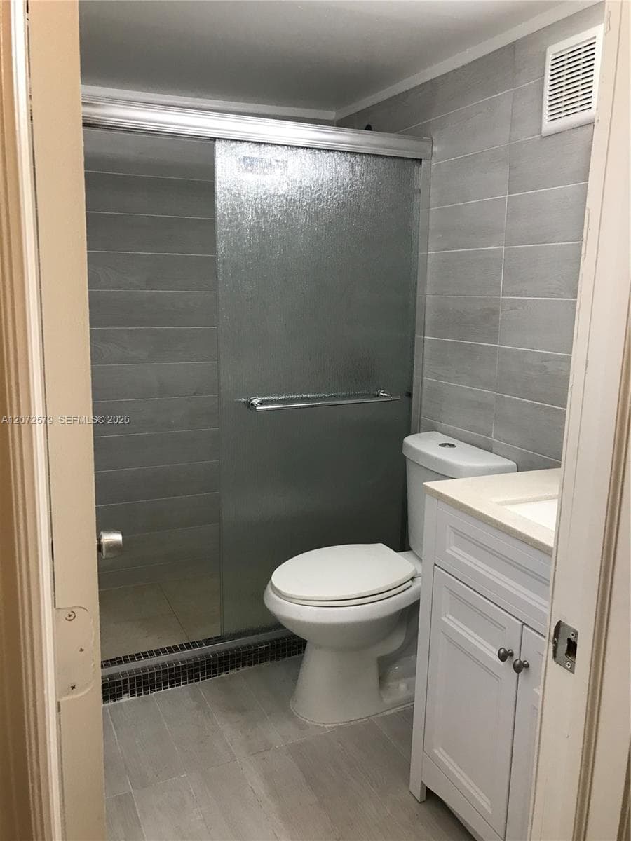1800 NW 19th St # 2, Miami FL 33125