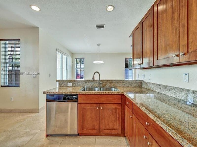 7490 NW 115th Ct, Doral FL 33178