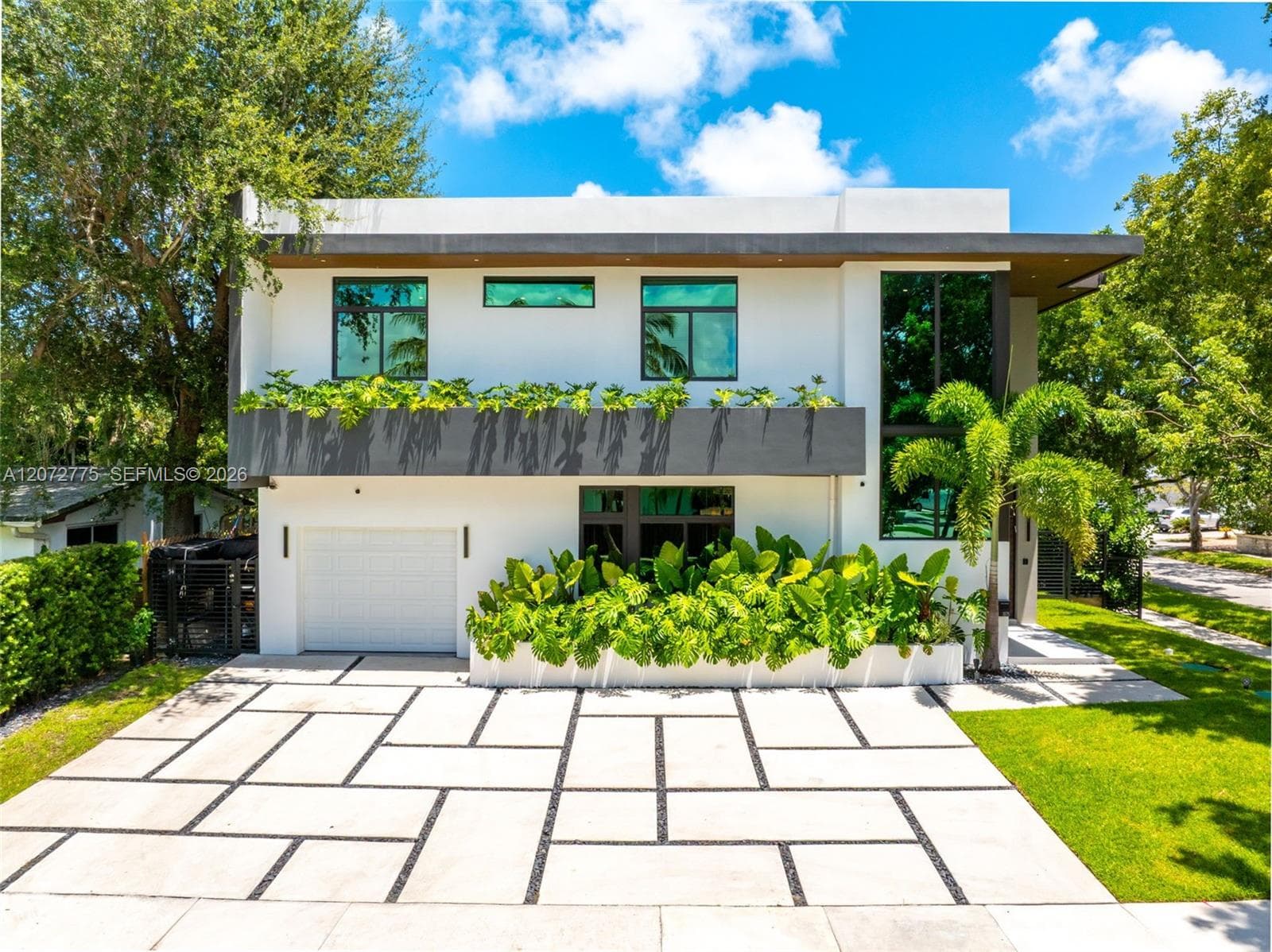 1875 NE 193rd St, Miami FL 33179