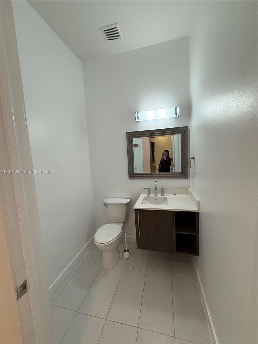 7661 NW 107th Ave # 813, Doral FL 33178