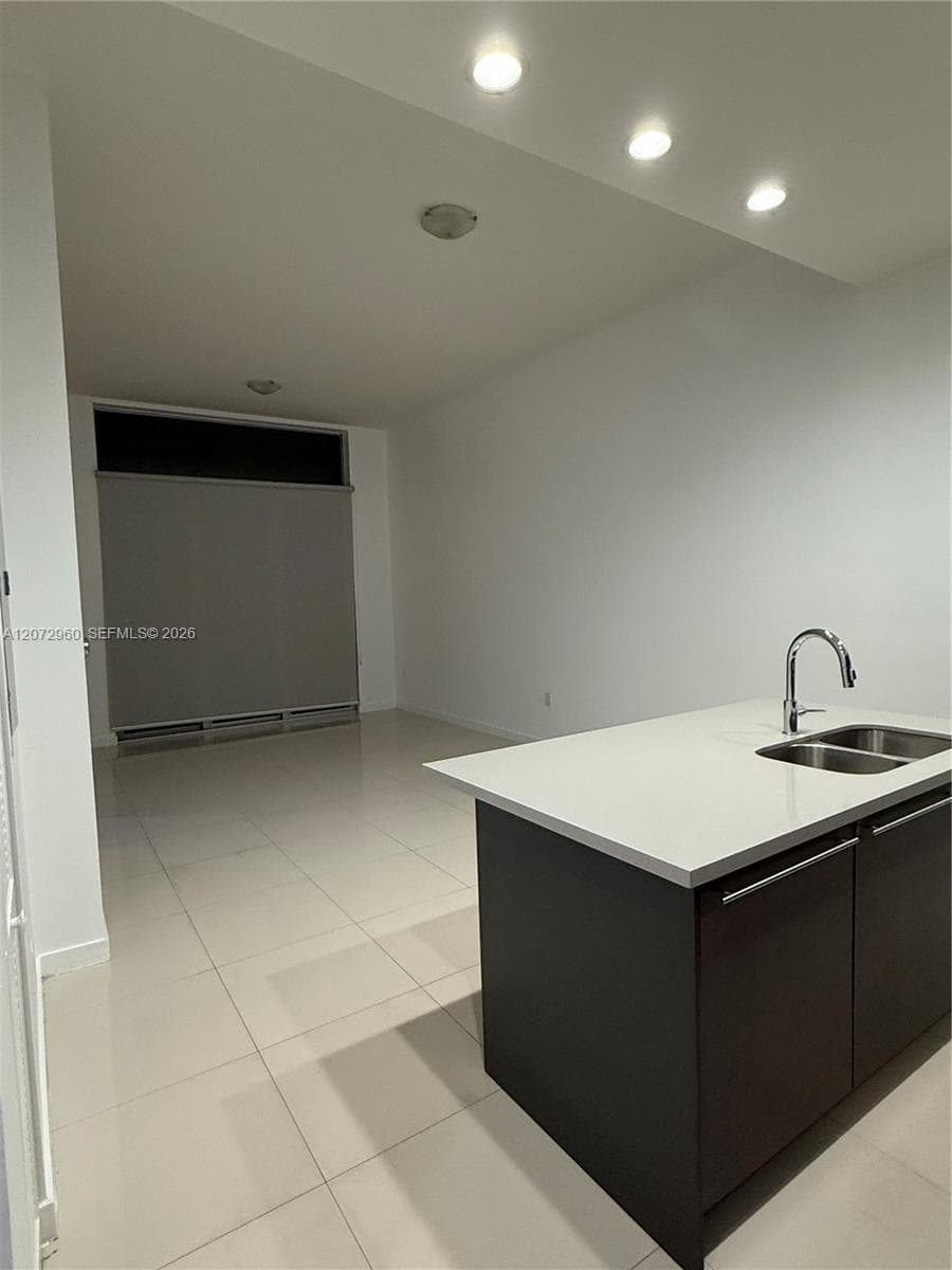 7661 NW 107th Ave # 813, Doral FL 33178