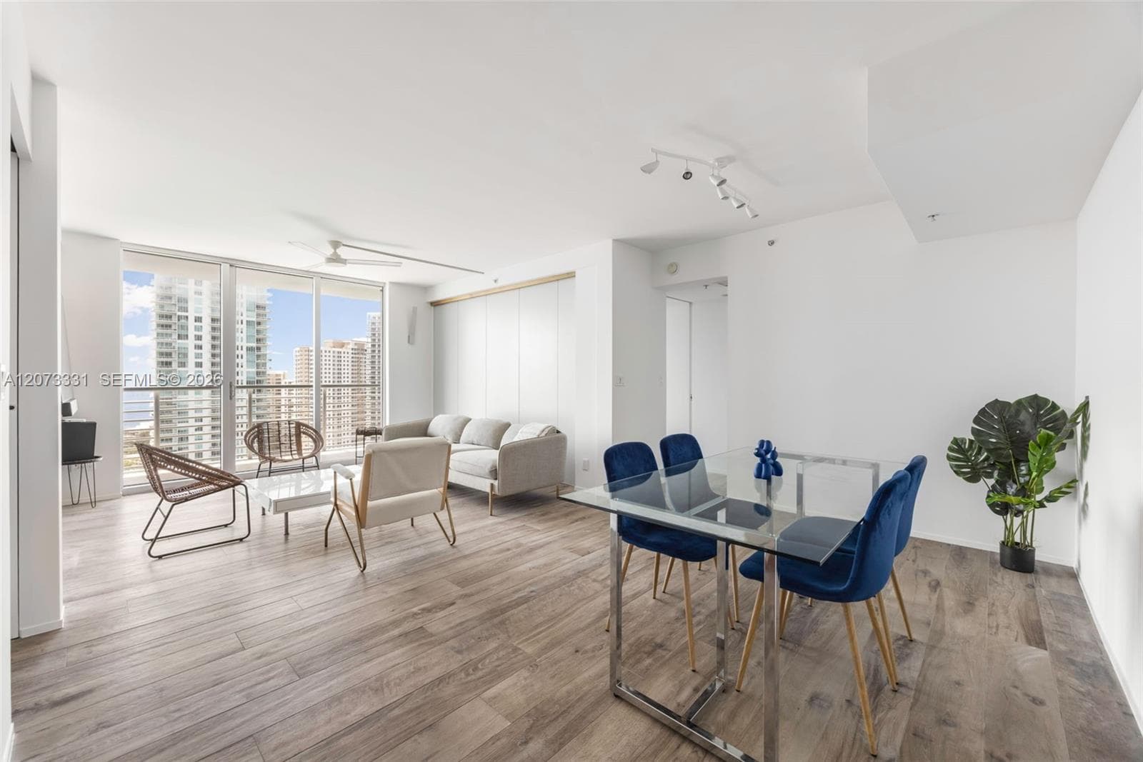 335 S Biscayne Blvd # 2805, Miami FL 33131