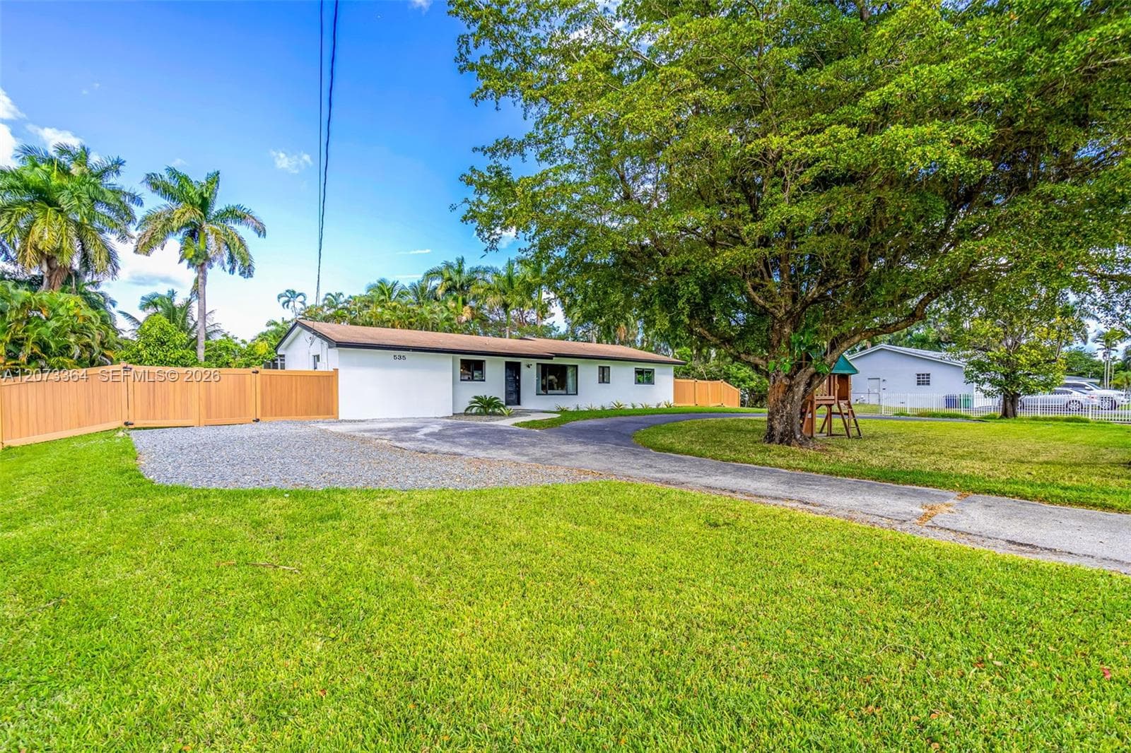 535 N Biscayne River Dr, Miami FL 33169