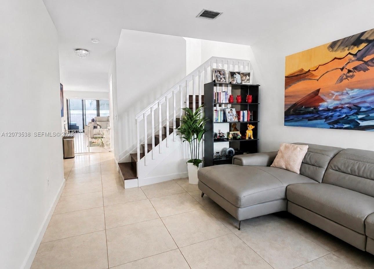 5930 NW 104th Path, Doral FL 33178