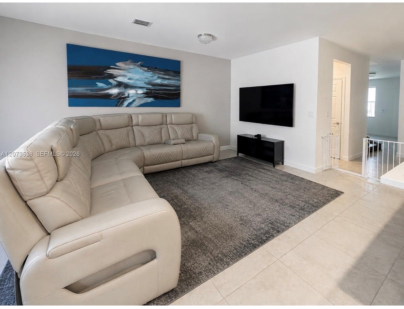 5930 NW 104th Path, Doral FL 33178