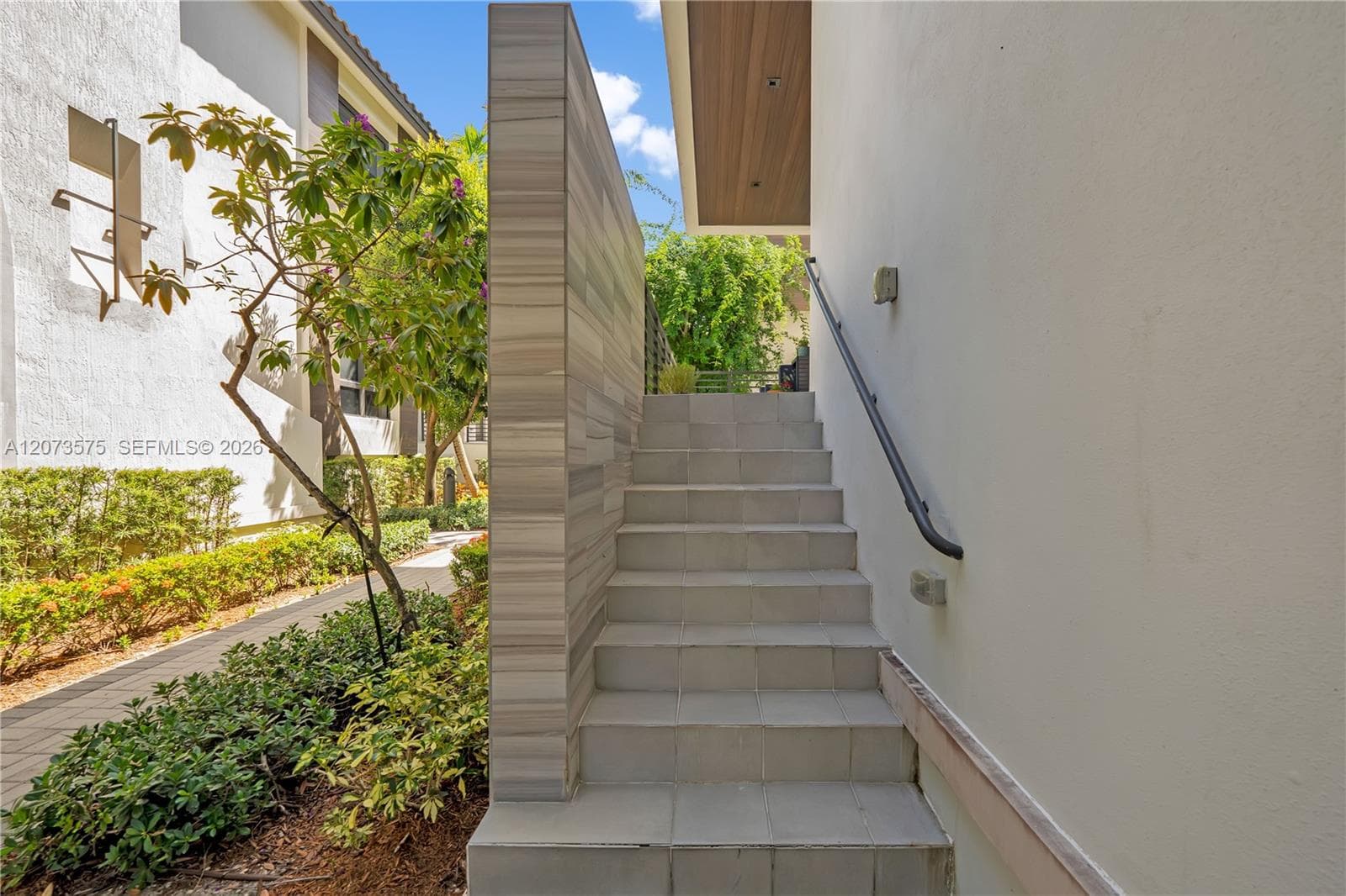8267 NW 48th St, Doral FL 33166