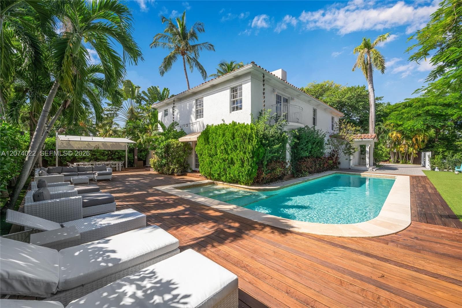 140 N Hibiscus Dr, Miami Beach FL 33139