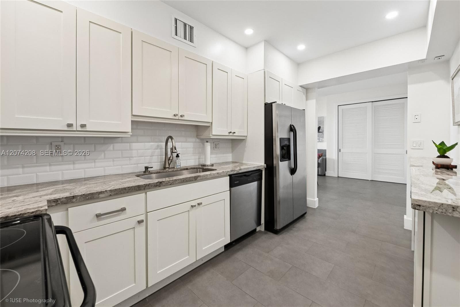 90 Edgewater Dr, Coral Gables FL 33133