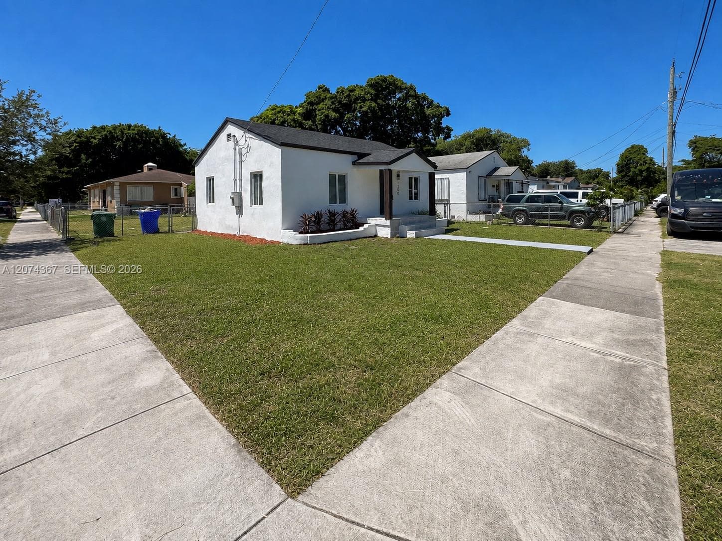1300 NW 42nd St, Miami FL 33142