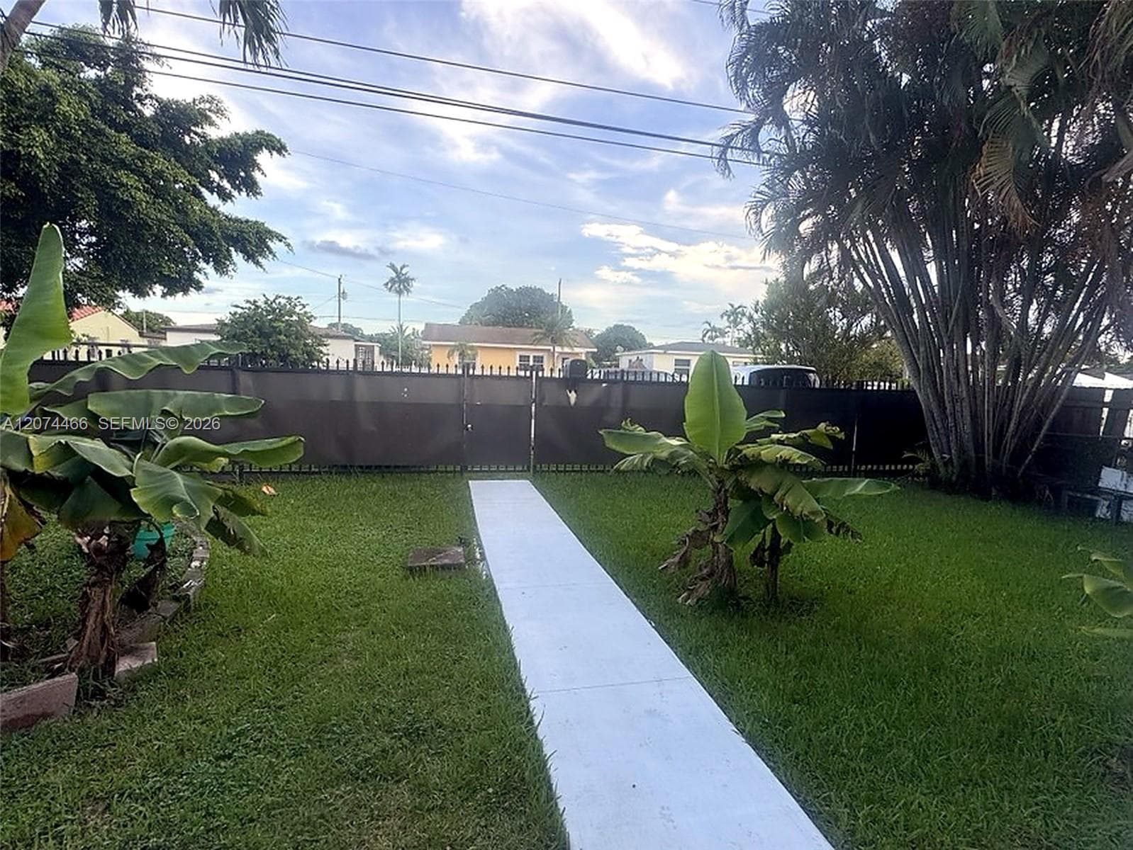 3351 NW 20th St, Miami FL 33142