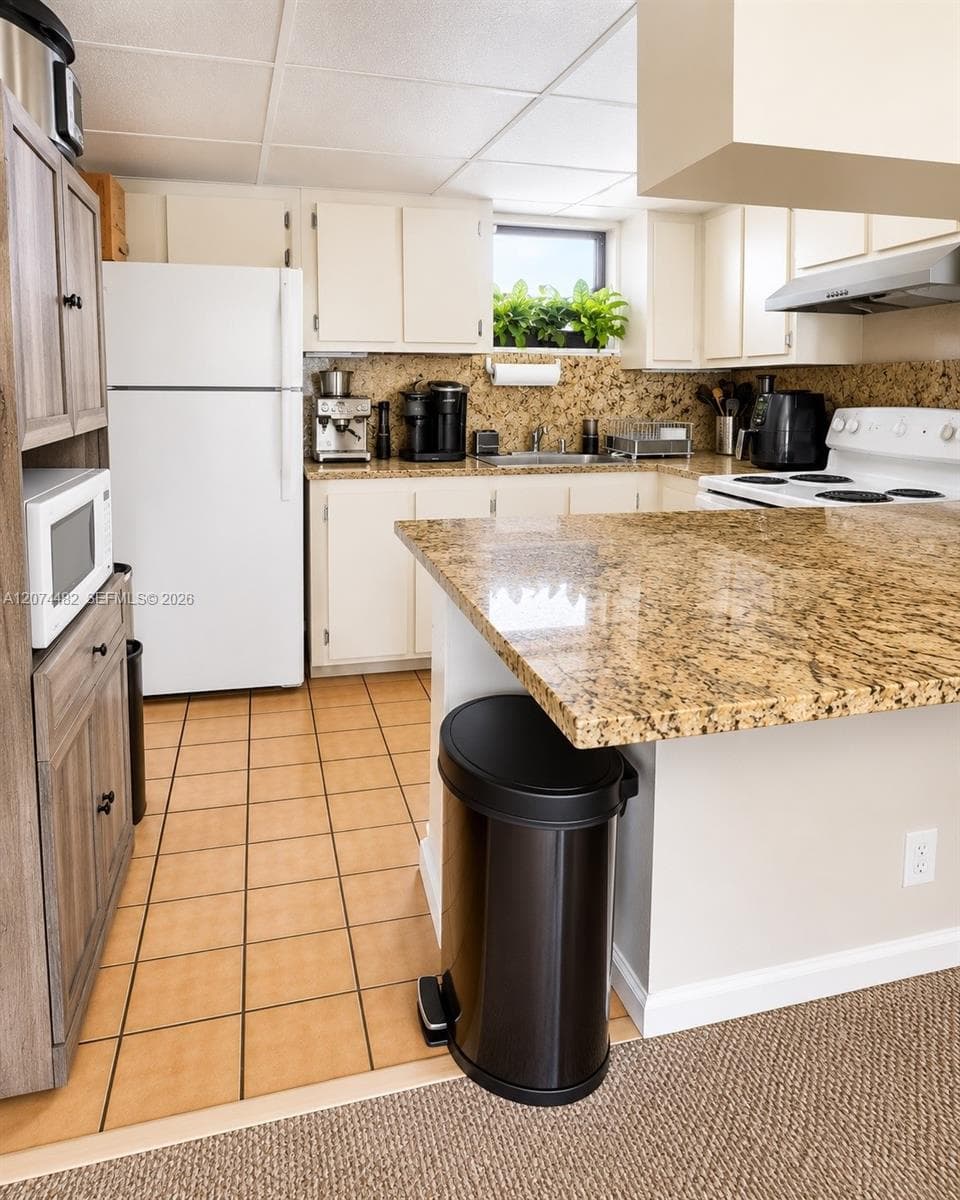 8290 Lake Dr # 426, Doral FL 33166