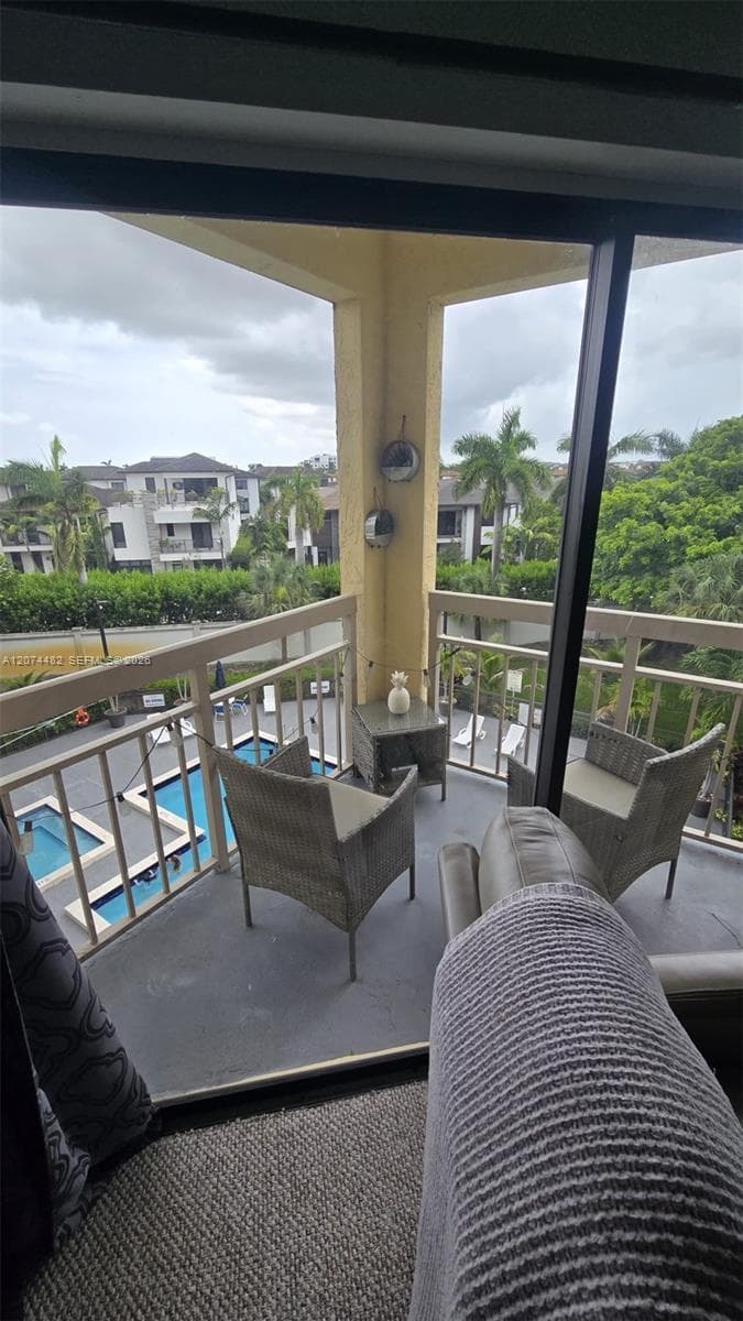 8290 Lake Dr # 426, Doral FL 33166
