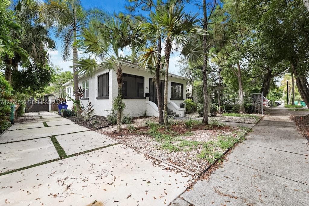 46 NE 43rd St, Miami FL 33137