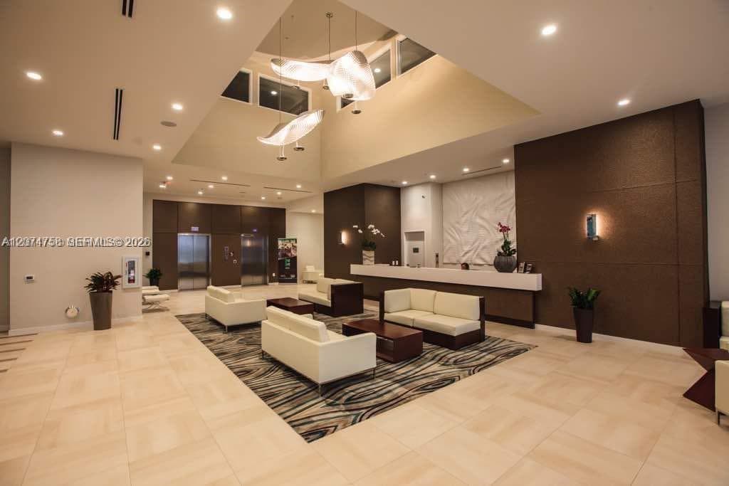 7751 NW 107th Ave # 707, Doral FL 33178