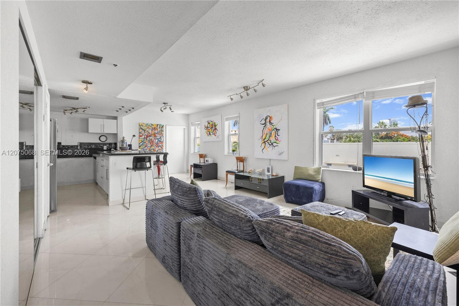 802 Euclid Ave # 305, Miami Beach FL 33139