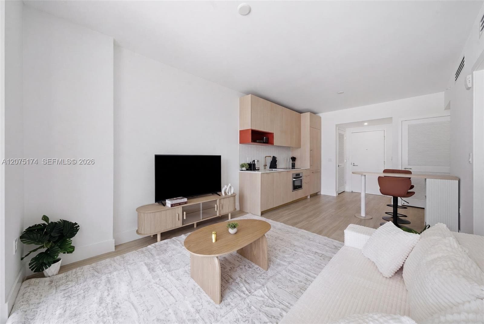 90 NE 32nd st # 811, Miami FL 33137