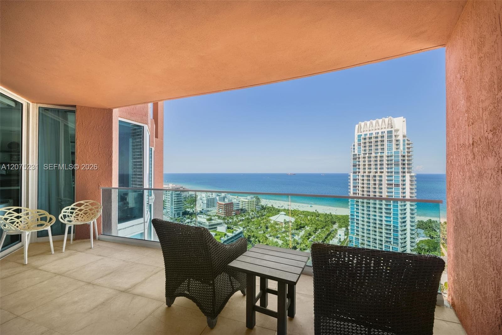 300 S Pointe Dr # 2806, Miami Beach FL 33139