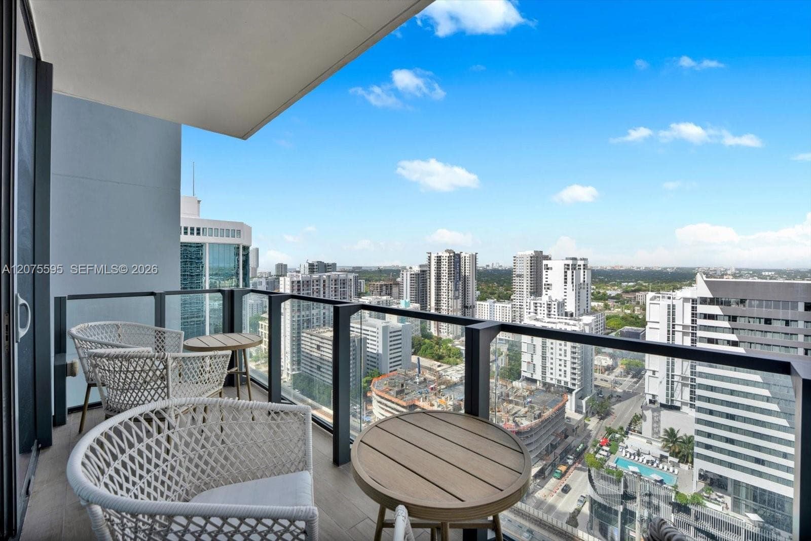 88 SW 7th St # 2204, Miami FL 33130