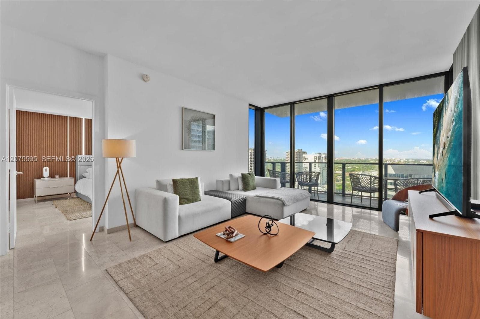 88 SW 7th St # 2204, Miami FL 33130