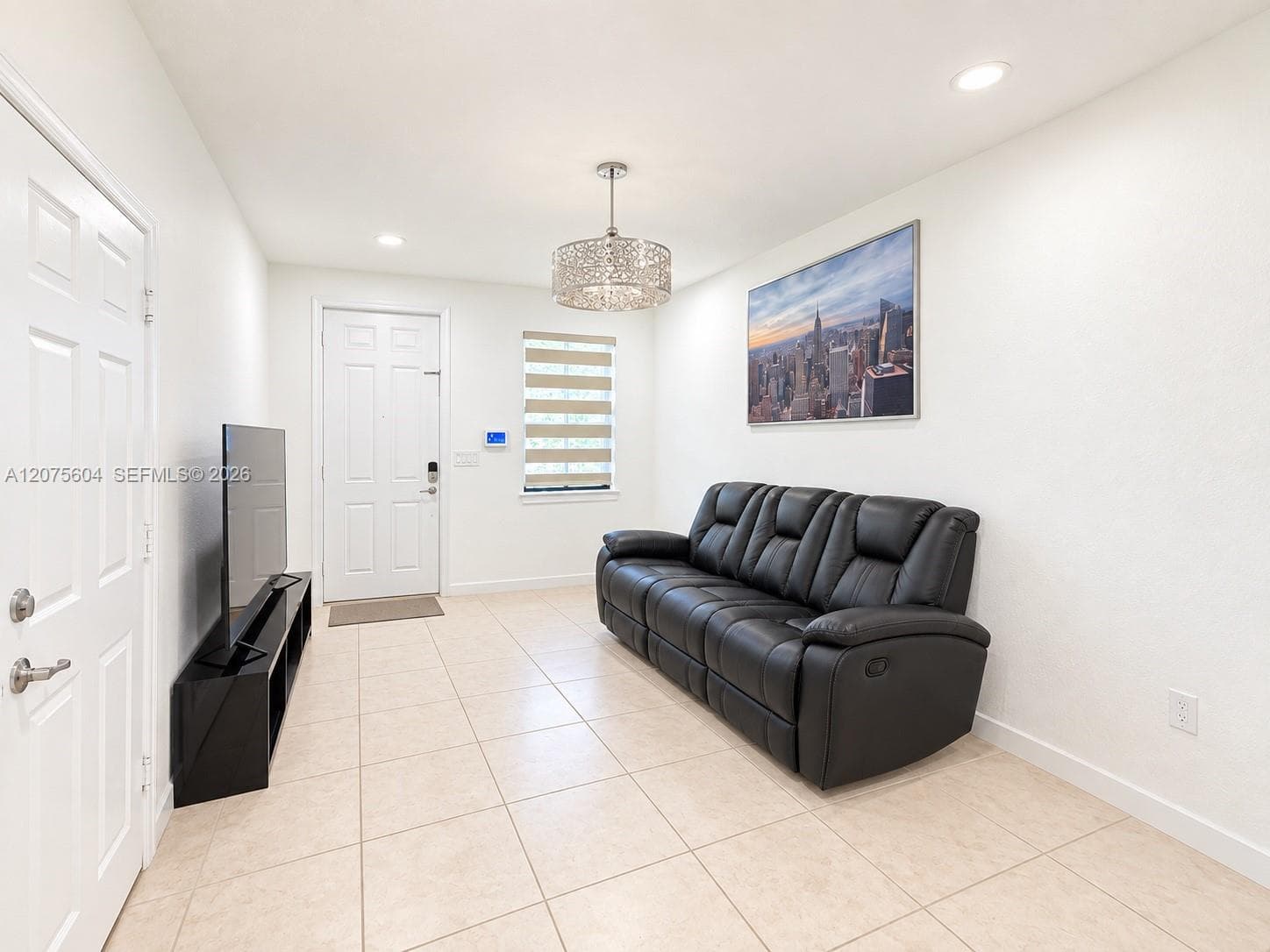 8945 NW 98th Ave, Doral FL 33178