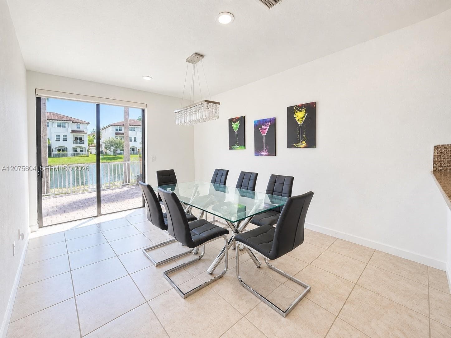 8945 NW 98th Ave, Doral FL 33178