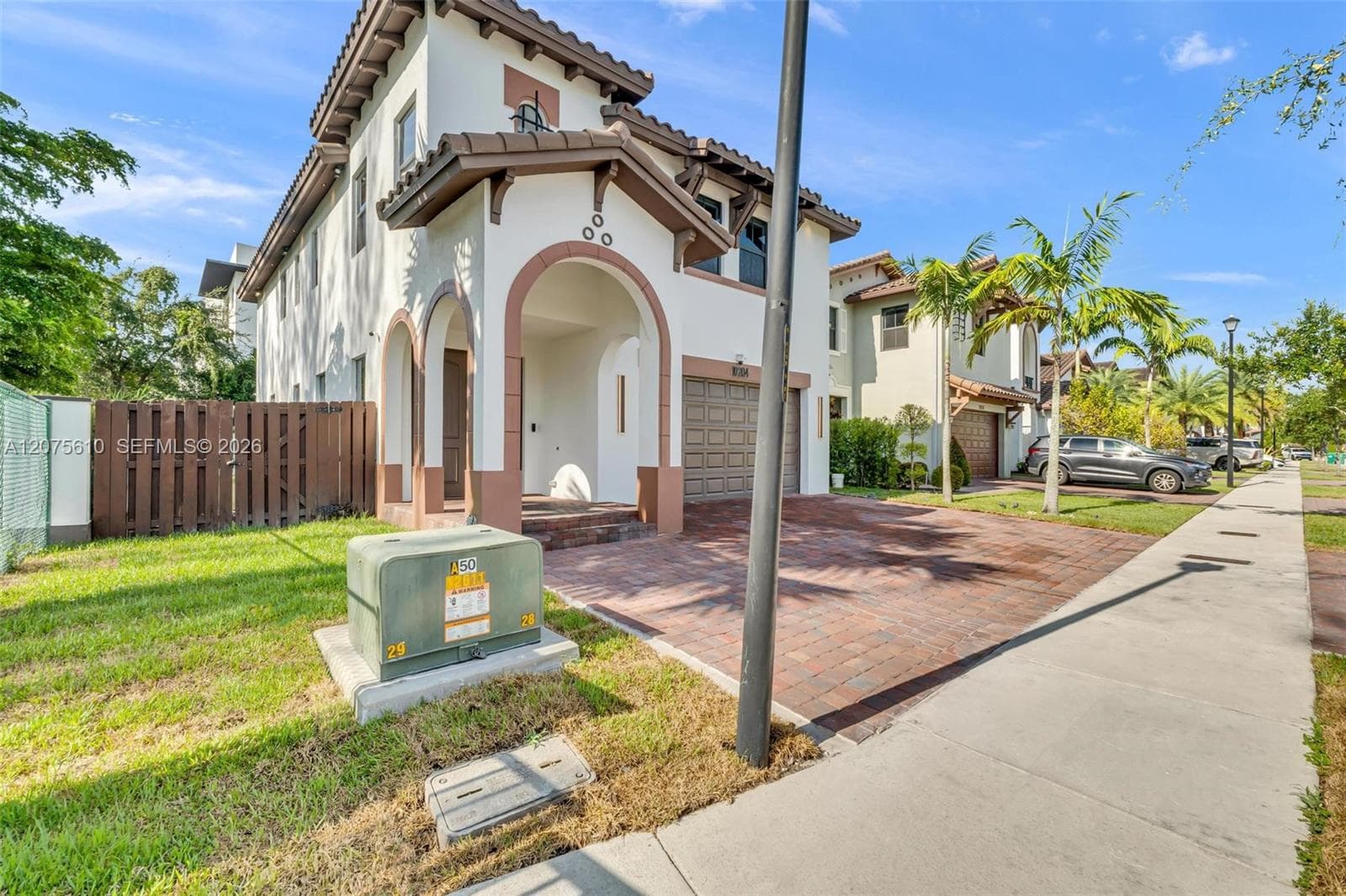 10204 NW 86th St, Doral FL 33178