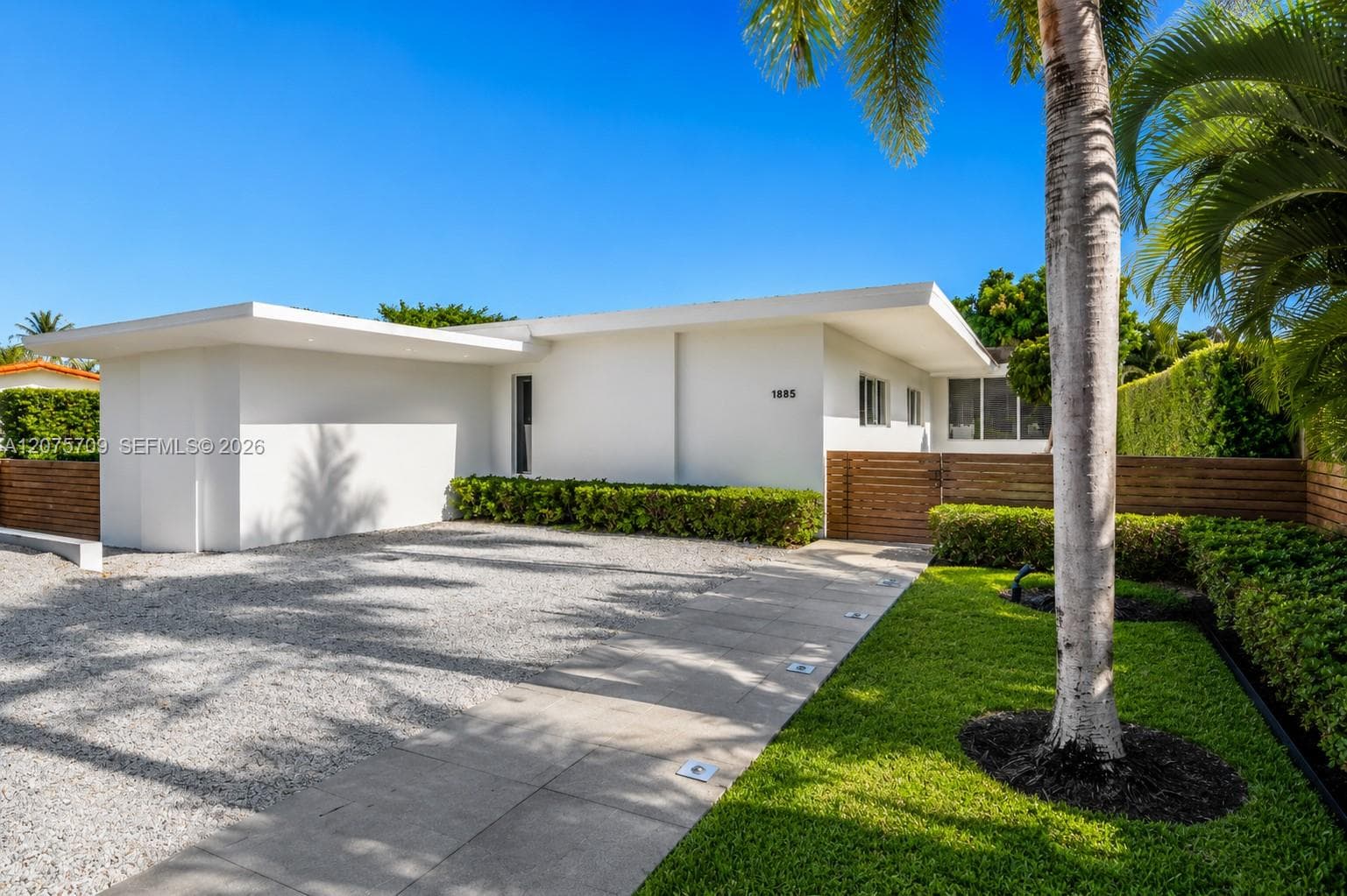 1885 Daytonia Rd, Miami Beach FL 33141