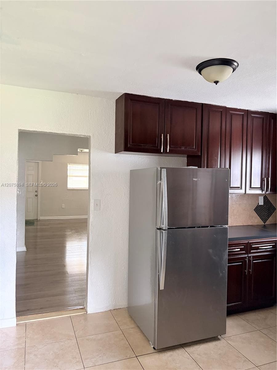 1927 NW 64th St, Miami FL 33147