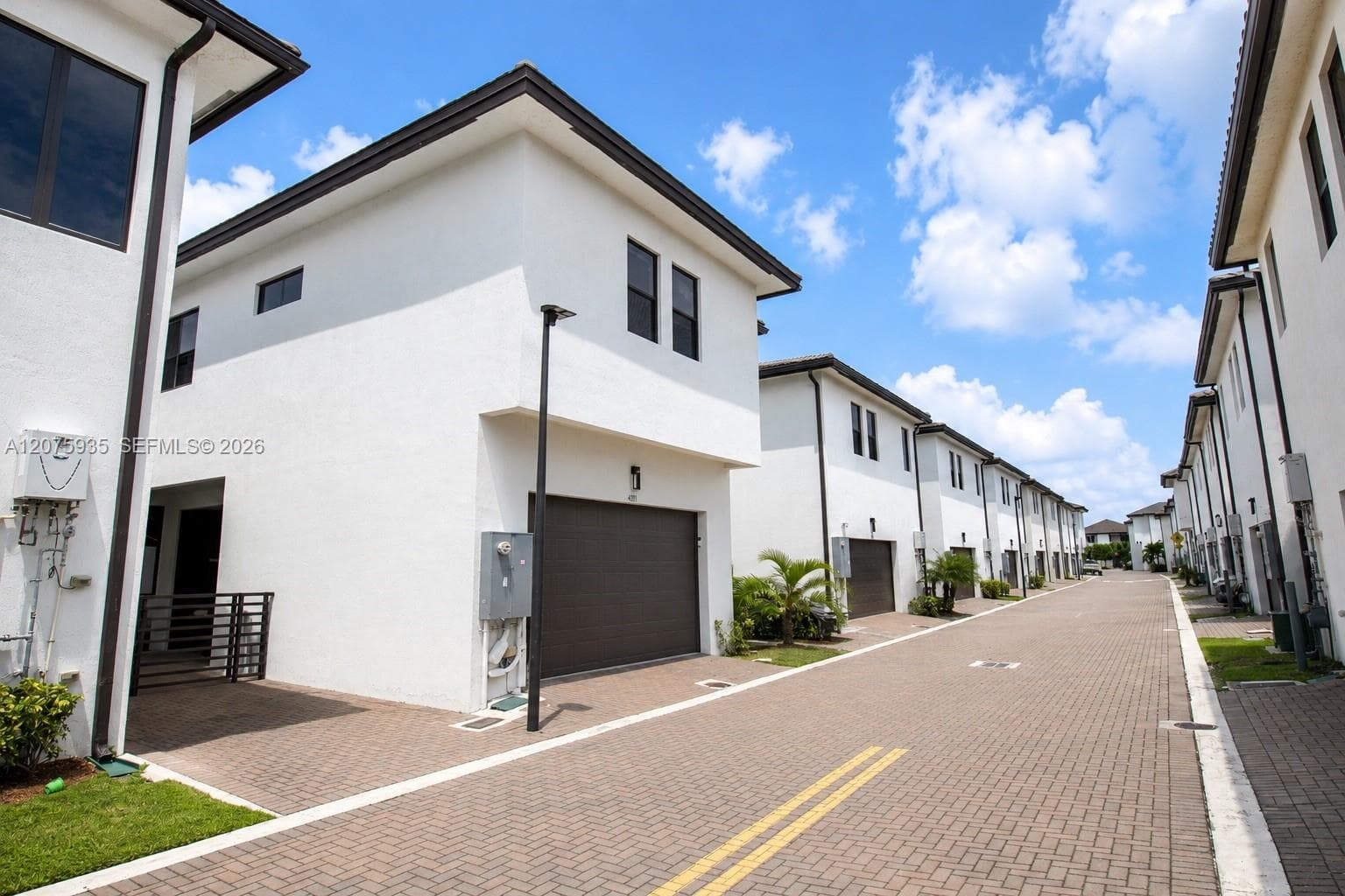 4318 NW 81st Ave, Doral FL 33166