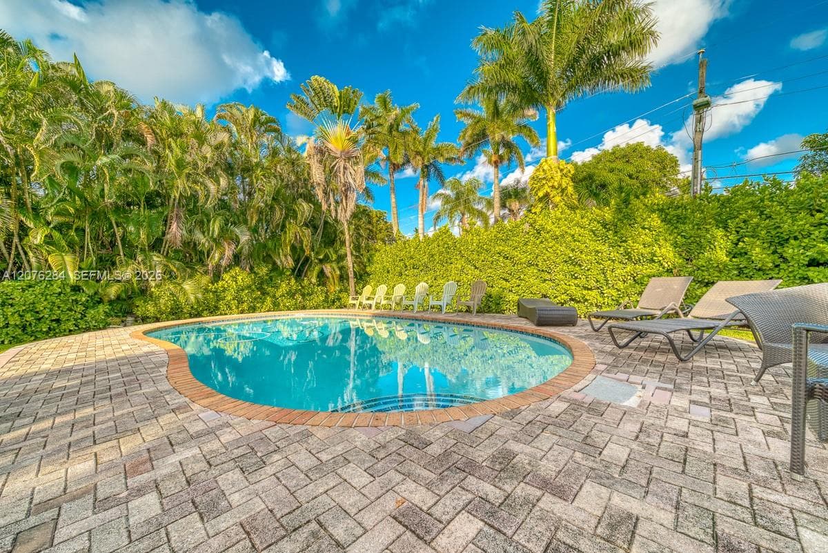 13801 NE 1st Ave, Miami FL 33161