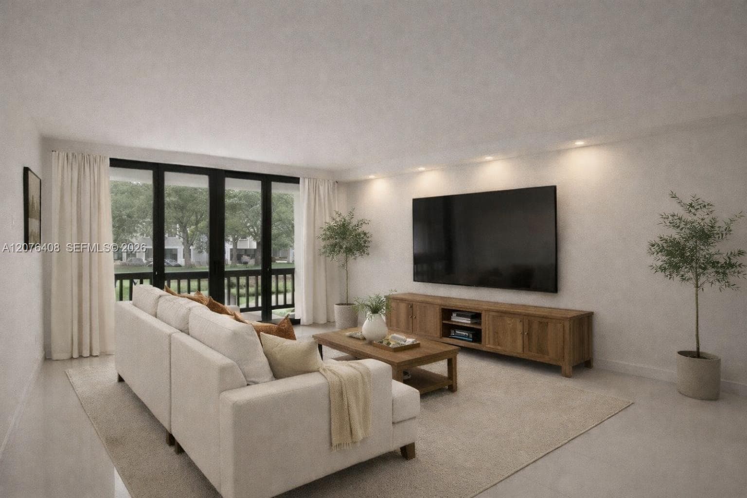 90 Edgewater Dr # 104, Coral Gables FL 33133