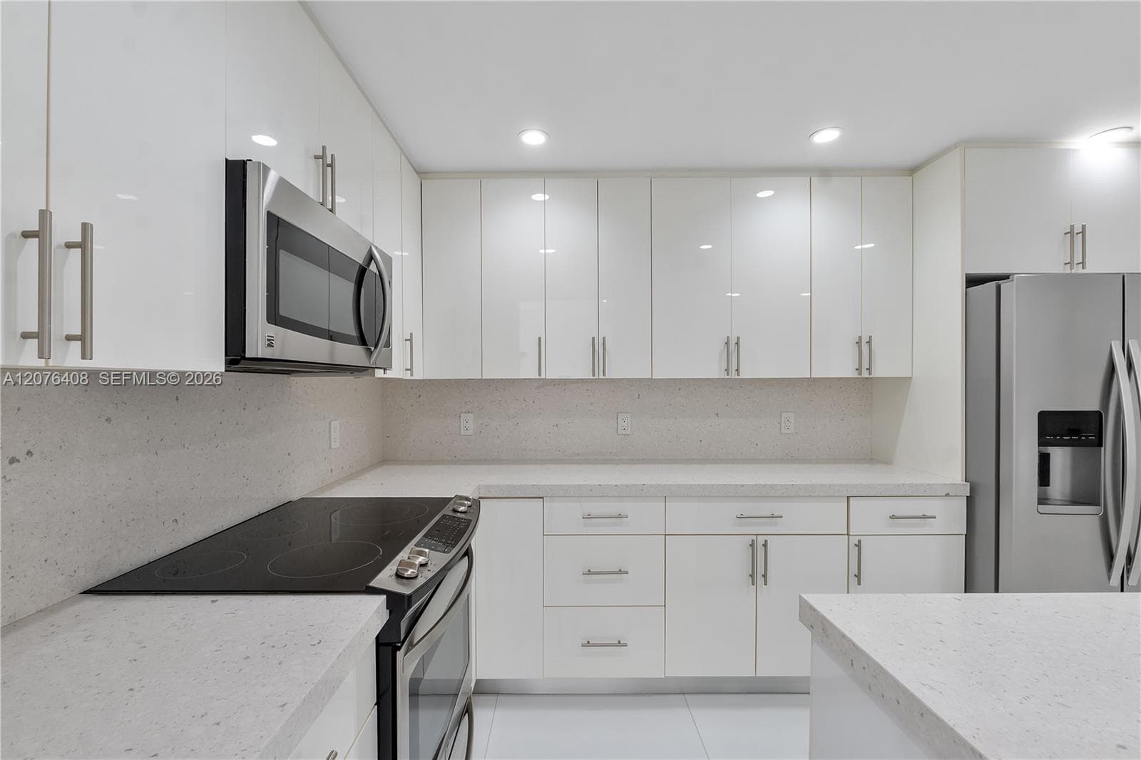 90 Edgewater Dr # 104, Coral Gables FL 33133