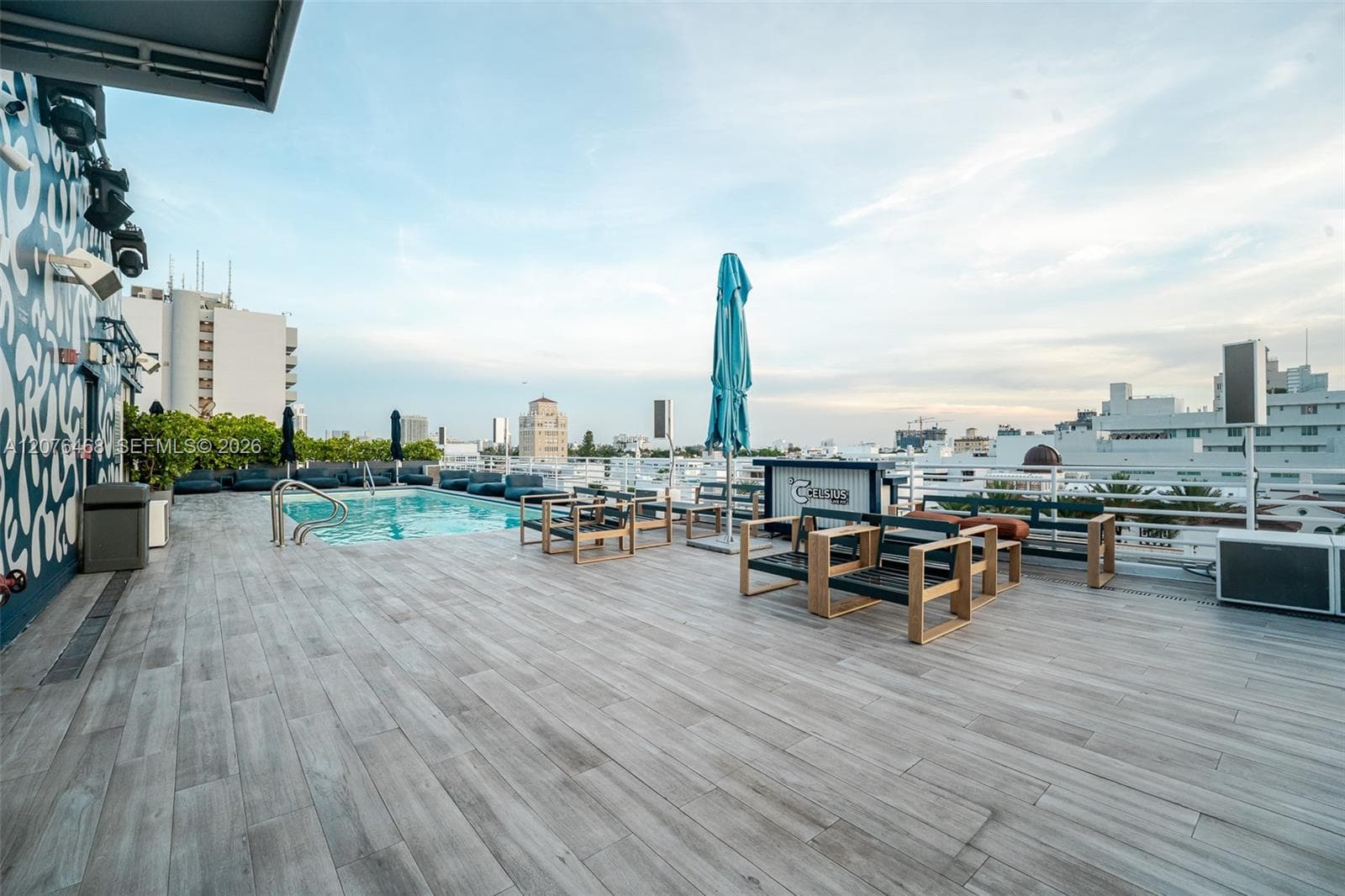 1060 Ocean Dr # D206, Miami Beach FL 33139