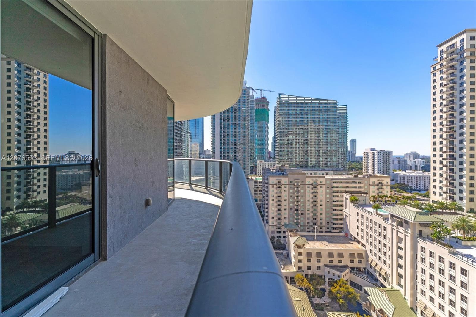 45 SW 9th St # 1706, Miami FL 33130