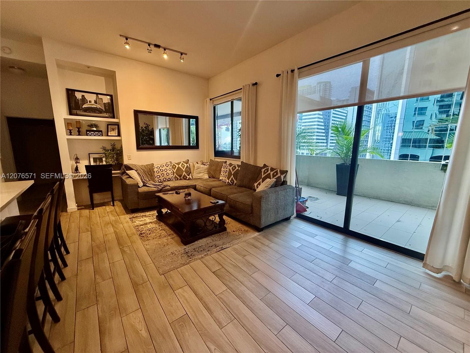 999 SW 1st Ave # 1114, Miami FL 33130