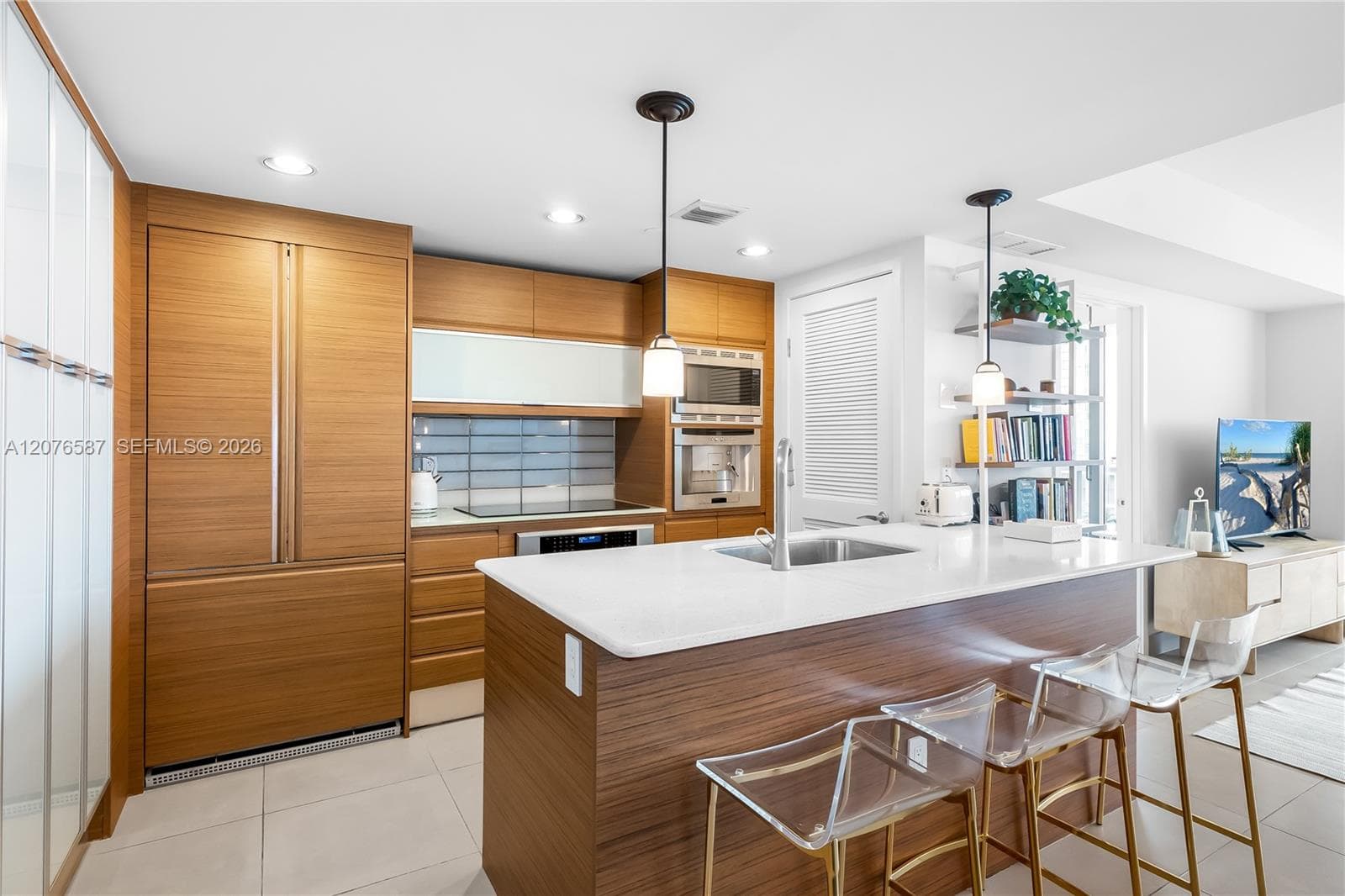 5875 Collins Ave # 903, Miami Beach FL 33140