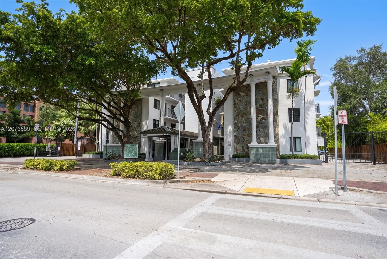 3240 Mary St # S308, Miami FL 33133
