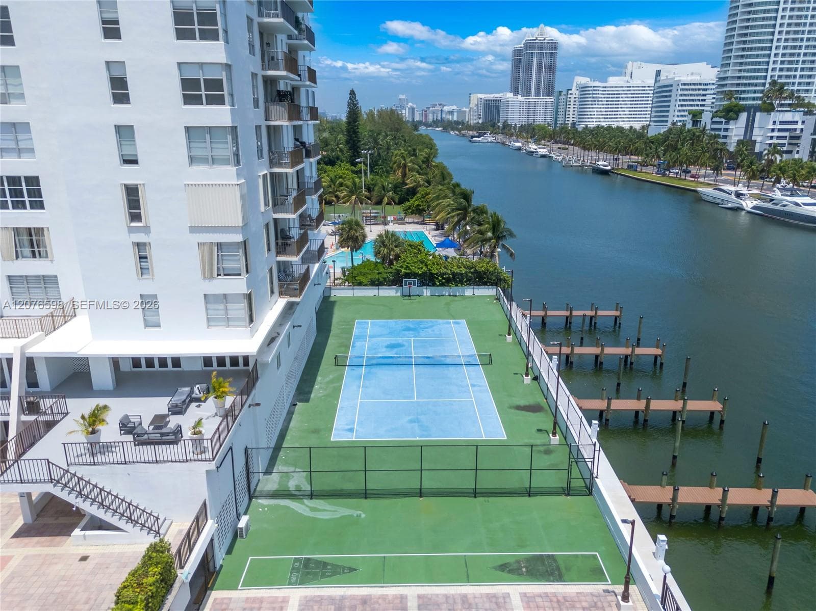 4101 Pine Tree Dr # 1105, Miami Beach FL 33140