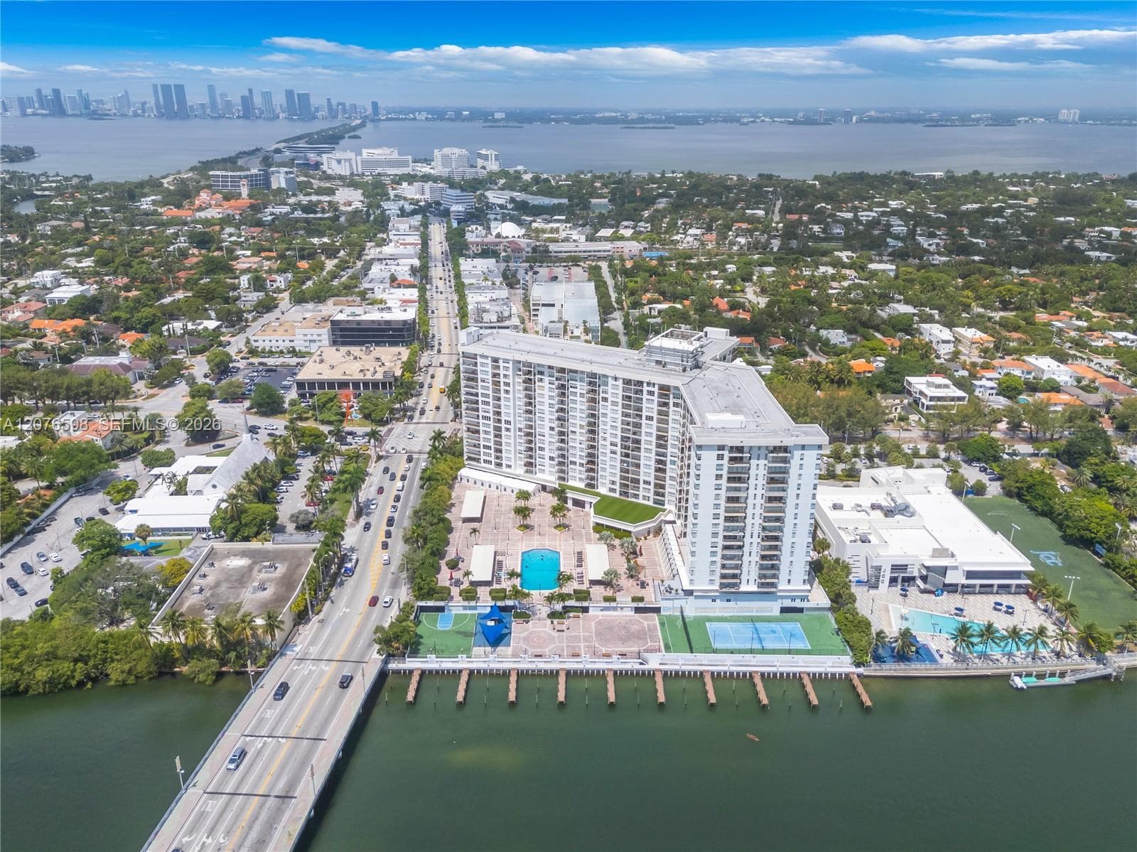 4101 Pine Tree Dr # 1105, Miami Beach FL 33140