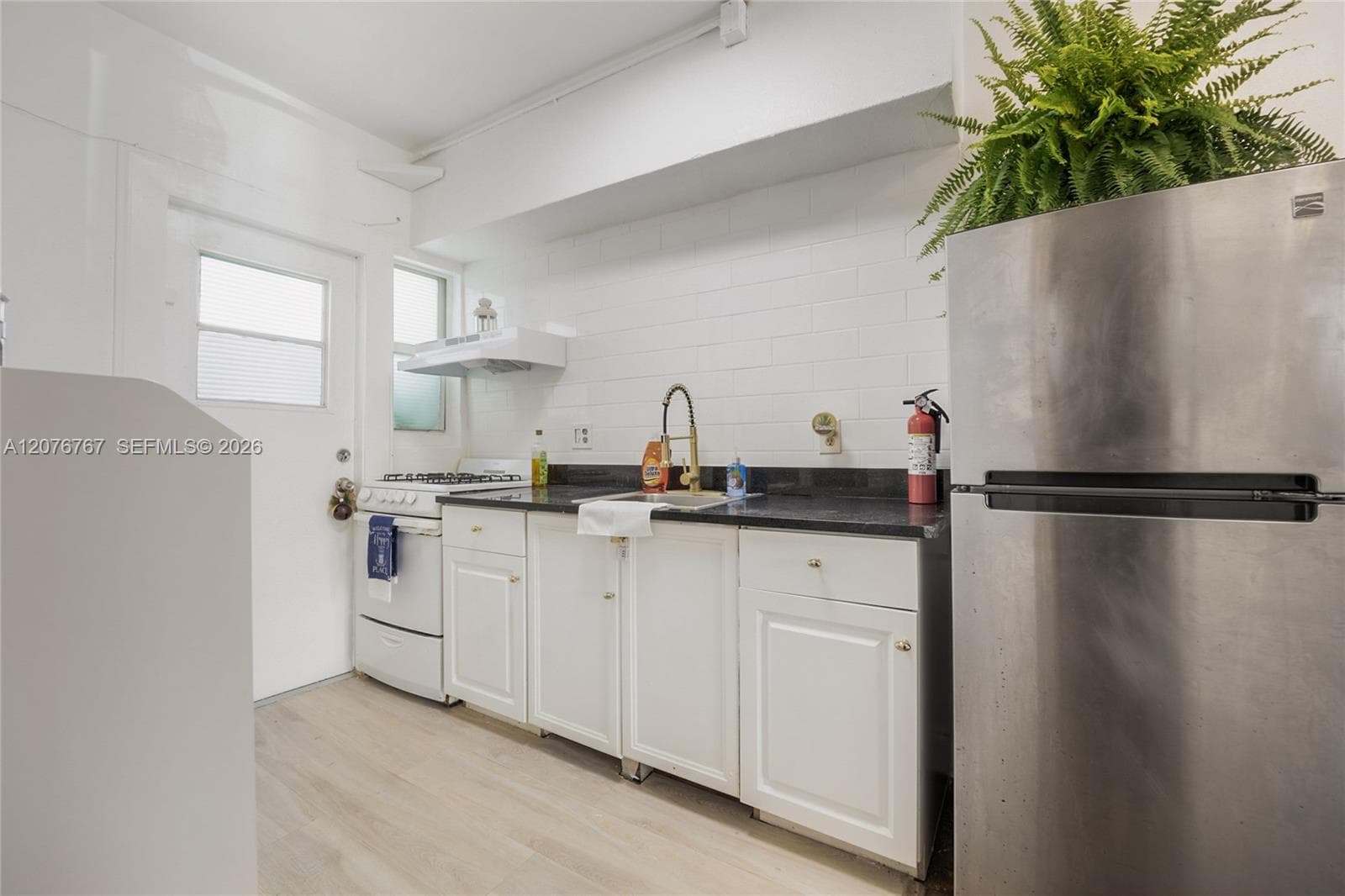 300 74th St # 6, Miami Beach FL 33141